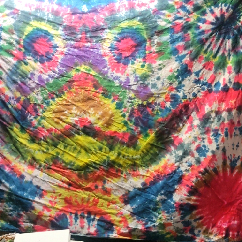 giant tie dye smiley cat